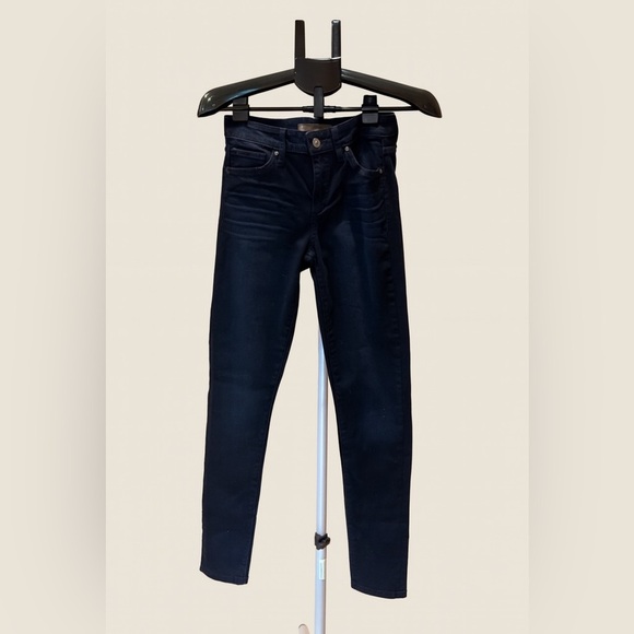Joe’s Jeans Size 26 Dark Wash Skinny EUC Inseam 30 Rise 8.5 Mid Rise - Picture 1 of 6